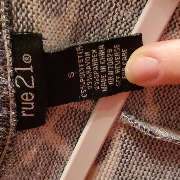 Rue21 Womens Navy Blue and White Anchor Short Sleeve V-neck Top S - Picture 6 of 6